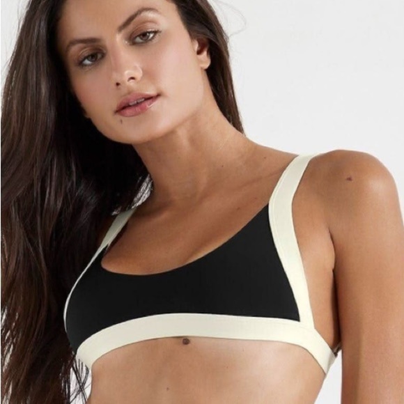 Oneone
marina top cape - Picture 2 of 3